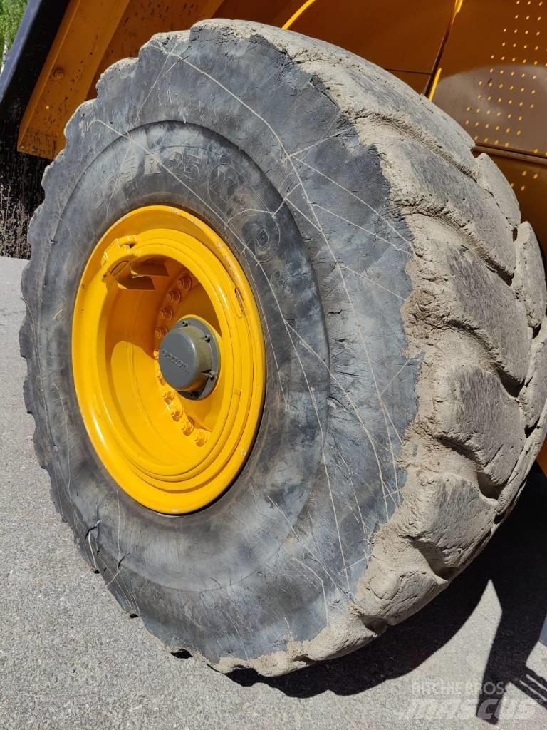 Volvo L 180 E Iekrāvēji uz riteņiem