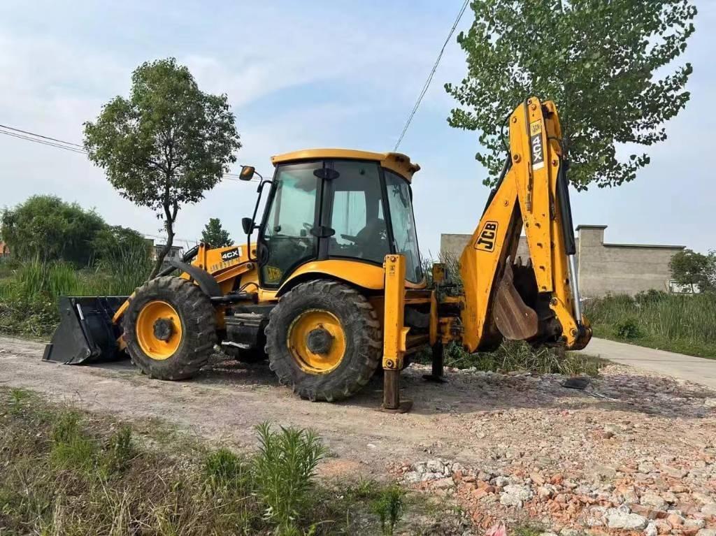 JCB 4 CX Ekskavatori-iekrāvēji