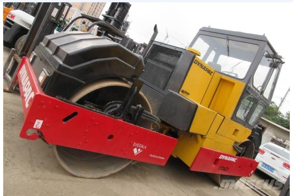Dynapac CC 421 Divvalču grunts veltņi