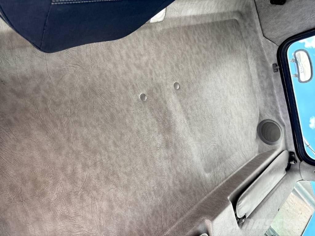 Kenworth T 300 Vilcēji