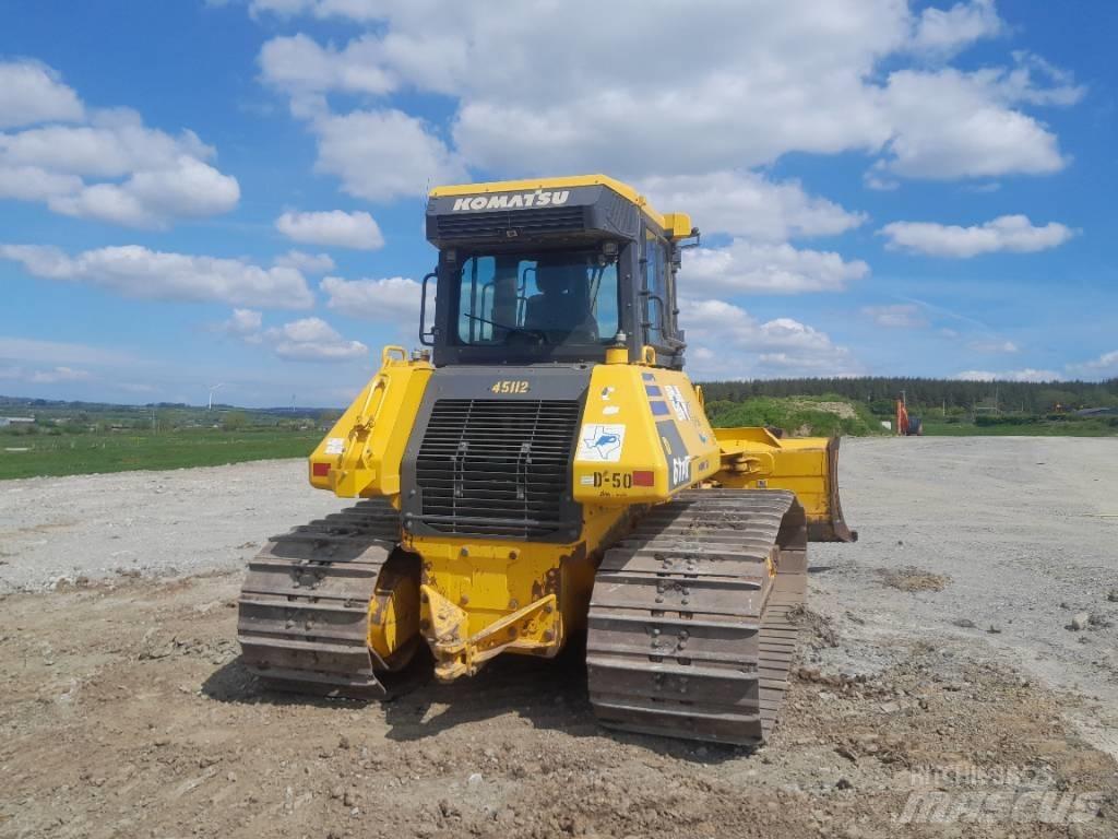 Komatsu D61 PX-24 Kāpurķēžu buldozeri