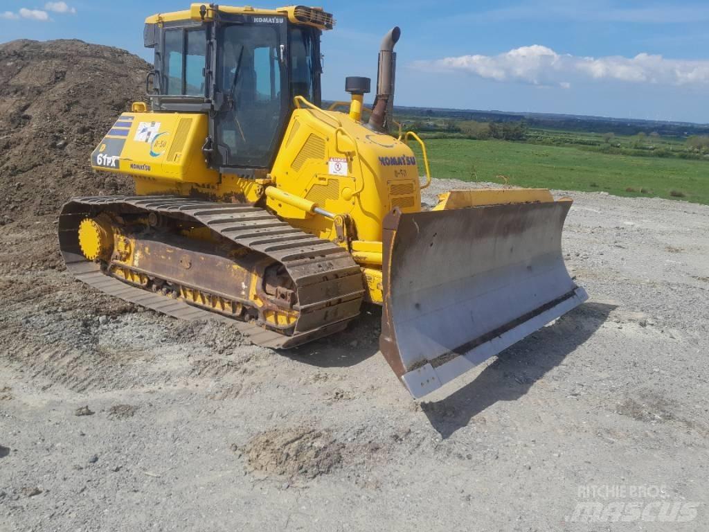 Komatsu D61 PX-24 Kāpurķēžu buldozeri