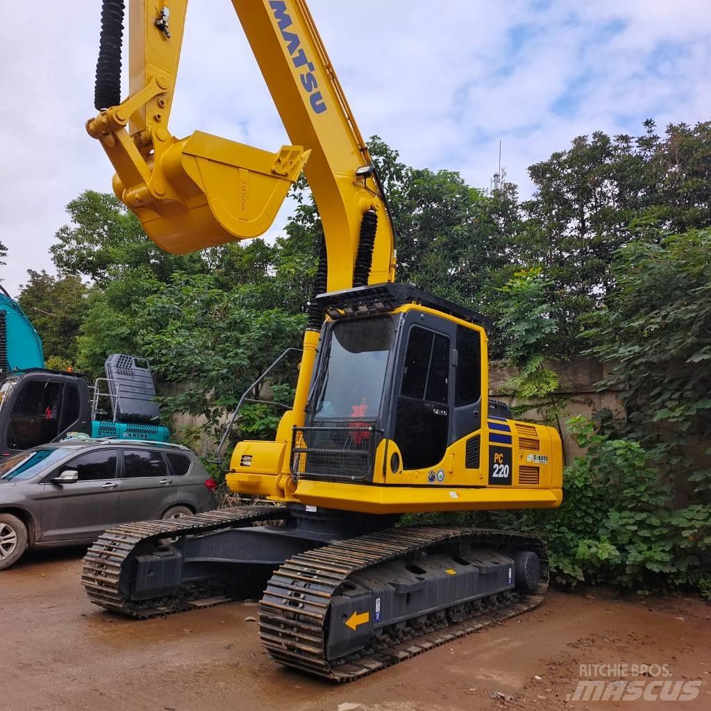 Komatsu PC 220-7 Kāpurķēžu ekskavatori