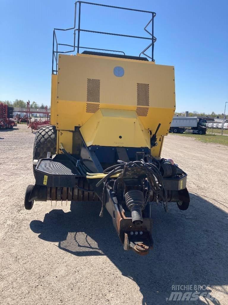 New Holland BB 980 Ķīpu preses