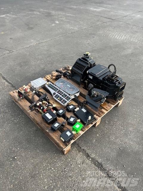 Doosan DL 400 Elektronika