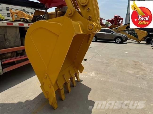 Komatsu PC 220 Kāpurķēžu ekskavatori