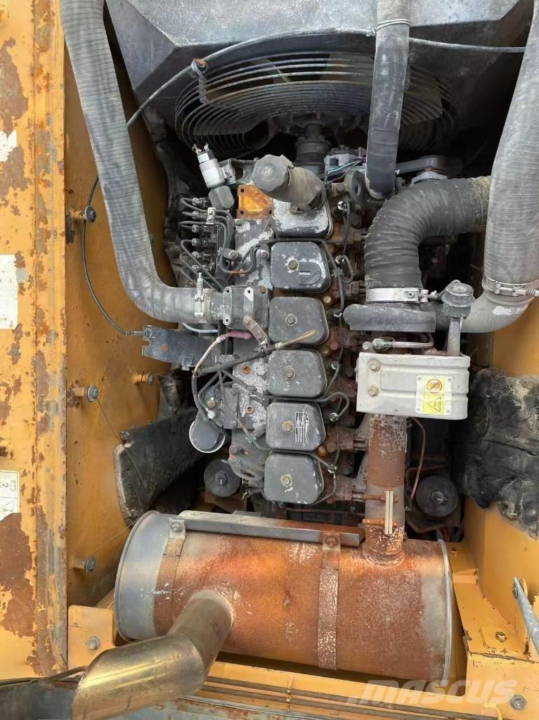 Hyundai 210W-9 Ekskavatori uz riteņiem