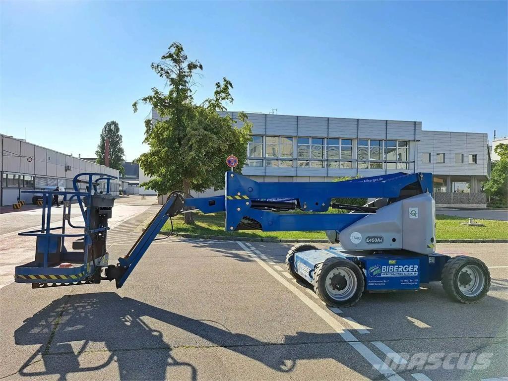 JLG E450AJ Strēles pacēlāji