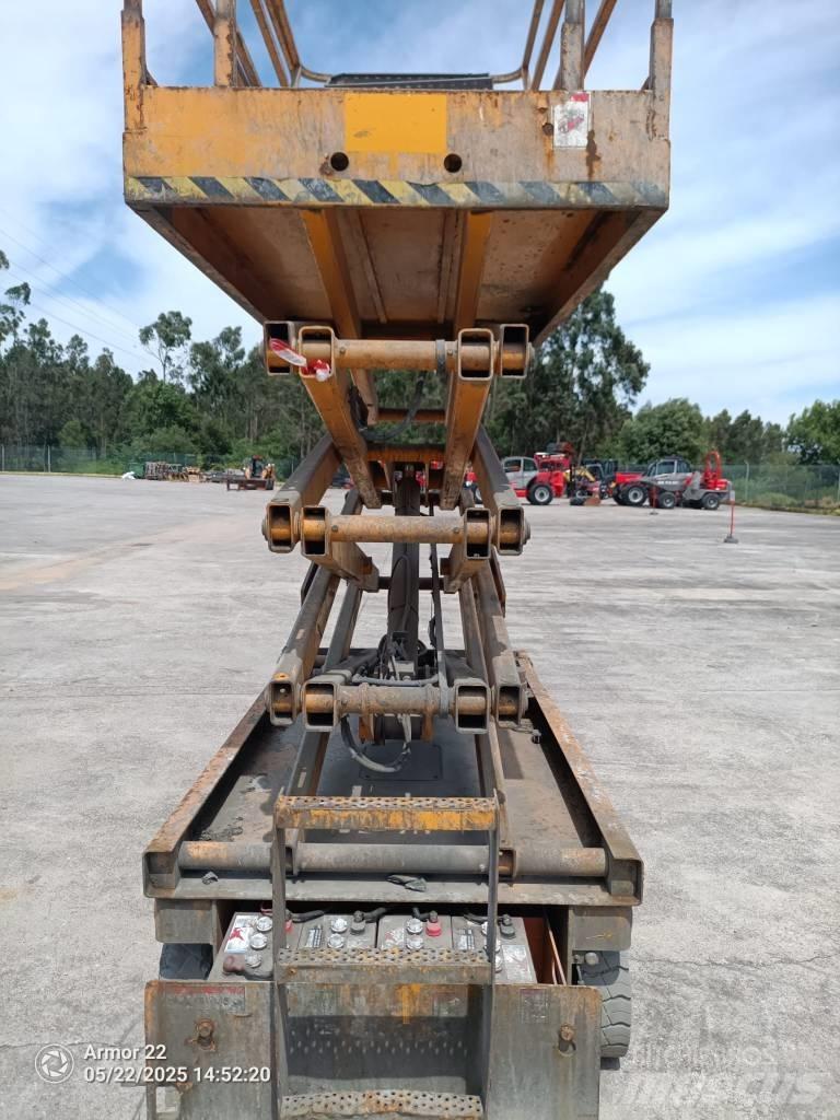 Haulotte Compact 10 Šķerveida pacēlāji