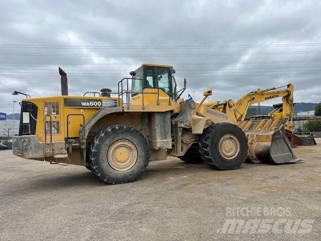 Komatsu WA 600-6 Iekrāvēji uz riteņiem