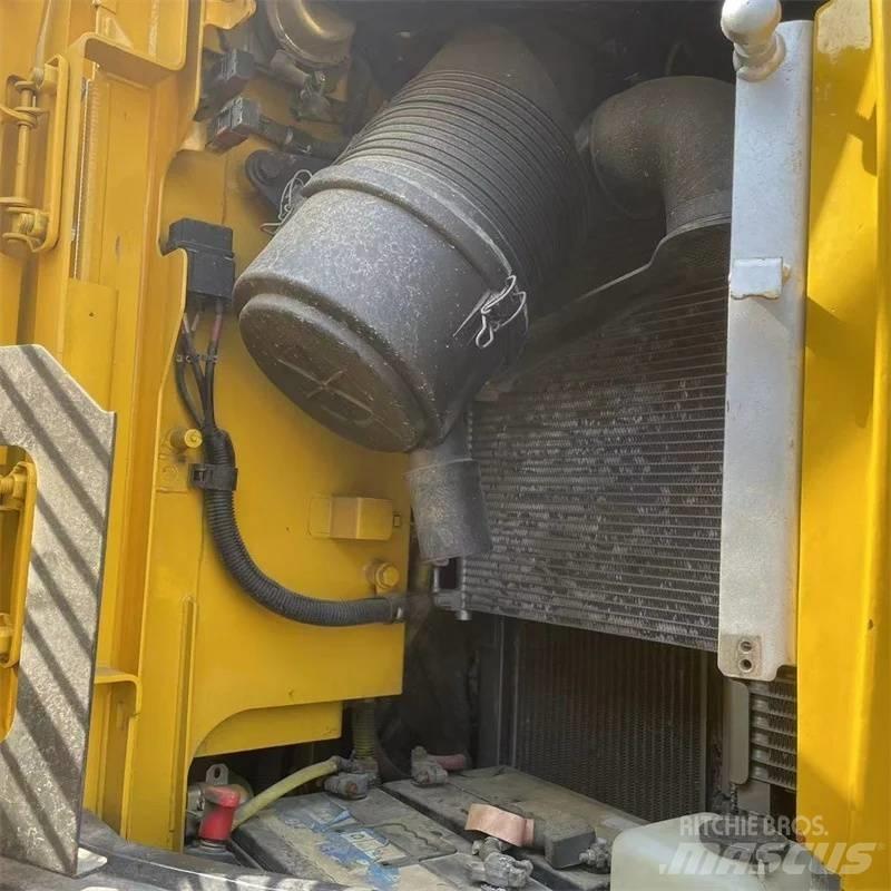 Komatsu PC 138 Kāpurķēžu ekskavatori