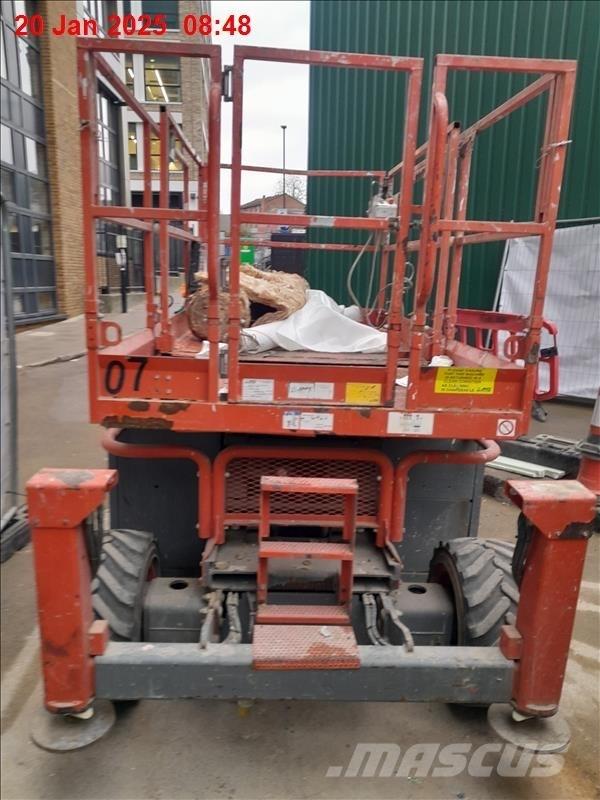 SkyJack 6832 RT Šķerveida pacēlāji