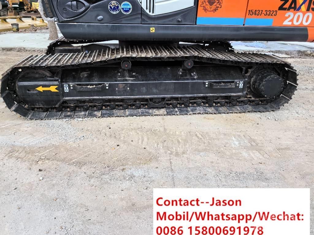 Hitachi ZX 200 Kāpurķēžu ekskavatori