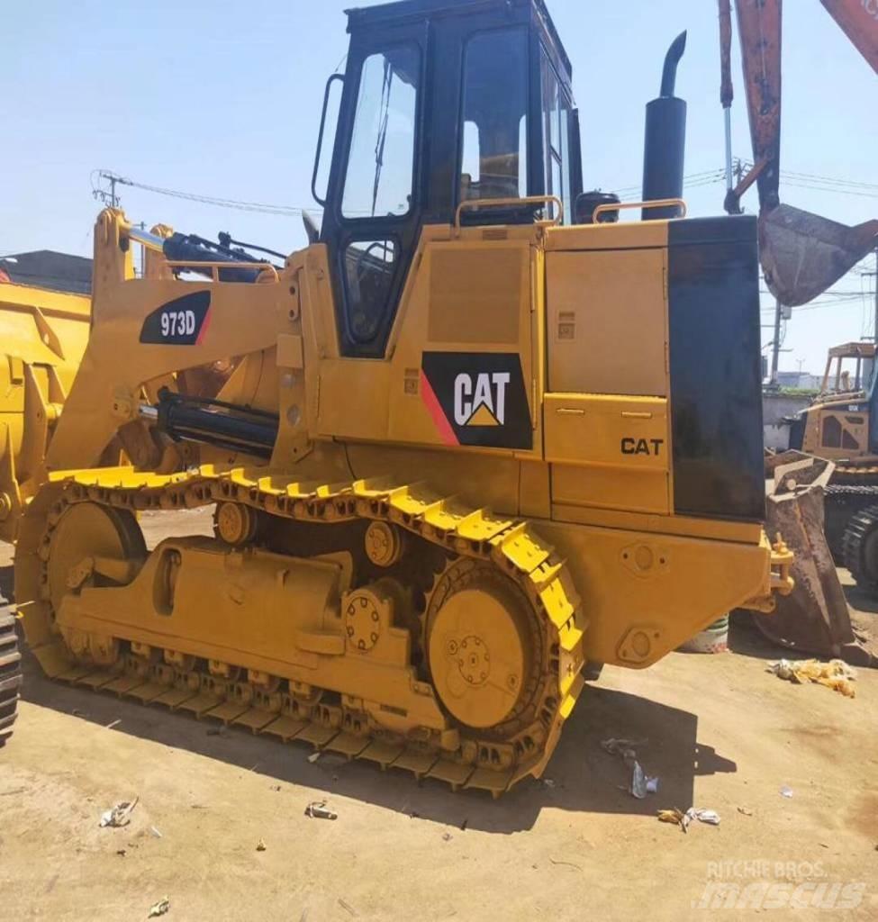 CAT 973 Kāpurķēžu iekrāvēji
