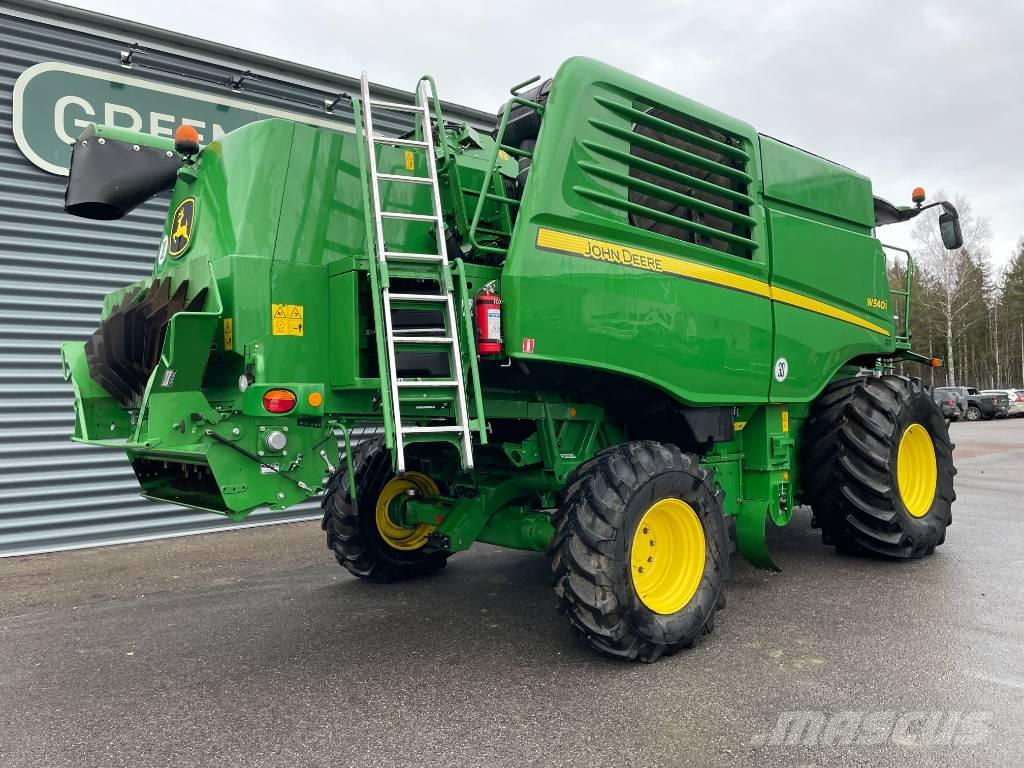 John Deere W 540 Ražas novākšanas kombaini