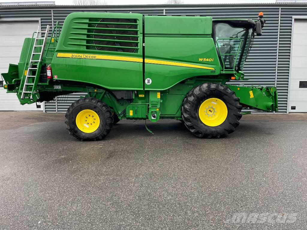 John Deere W 540 Ražas novākšanas kombaini