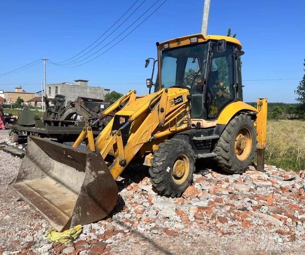 JCB 3 CX Ekskavatori-iekrāvēji