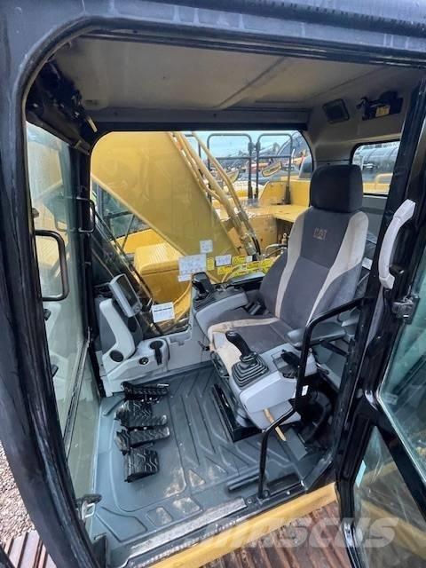 CAT 330FL Kāpurķēžu ekskavatori