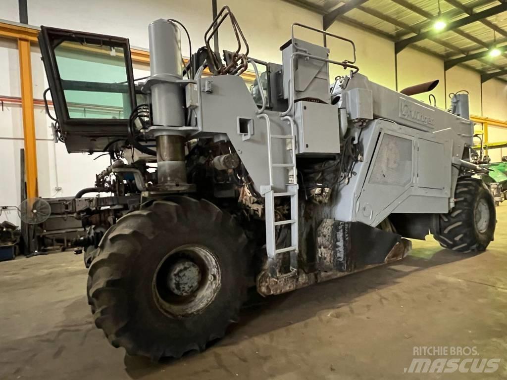 Wirtgen WR2500 Asfalta savācējs
