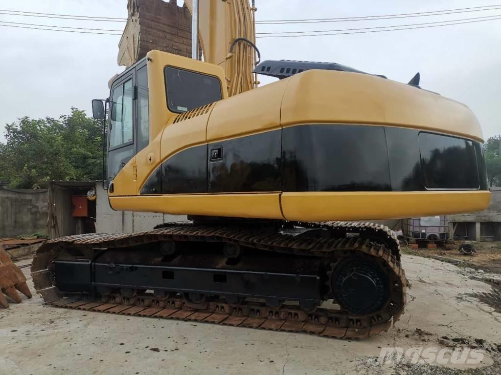 CAT 325C Kāpurķēžu ekskavatori