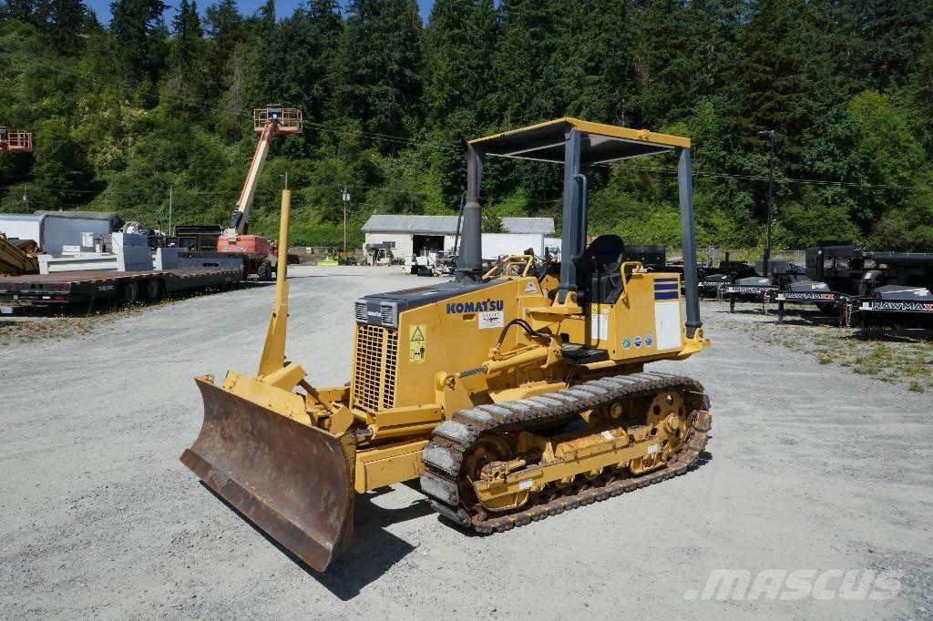 Komatsu D21A-8 Kāpurķēžu buldozeri