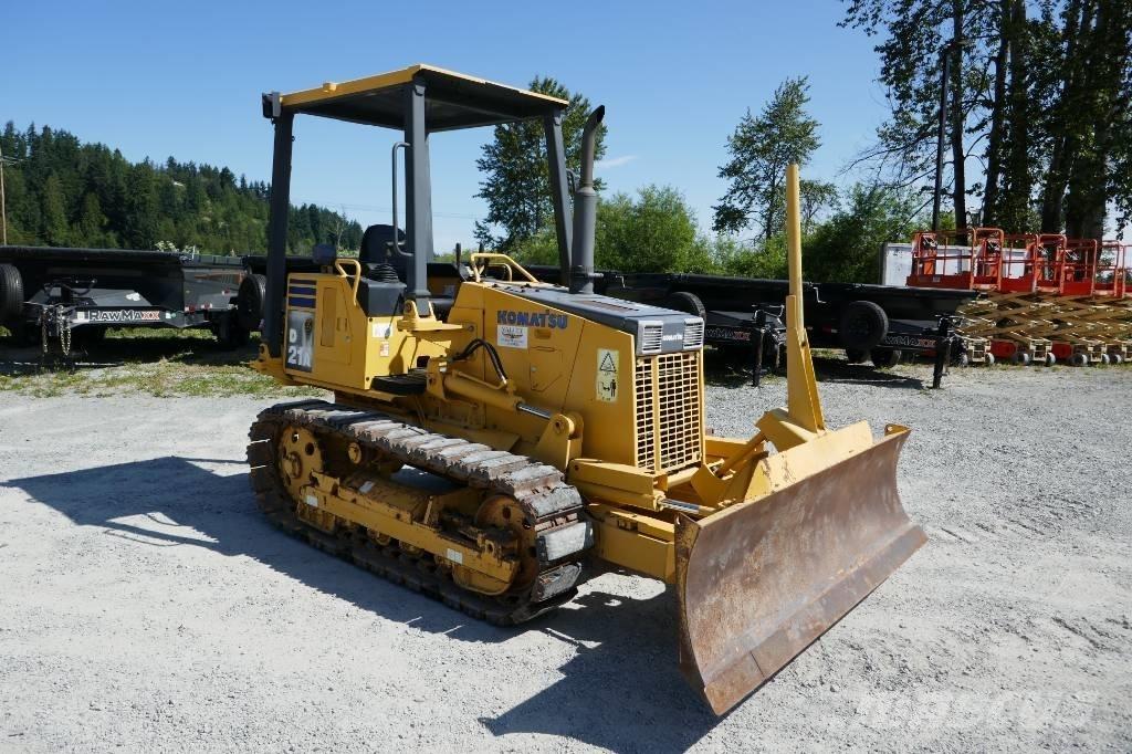 Komatsu D21A-8 Kāpurķēžu buldozeri