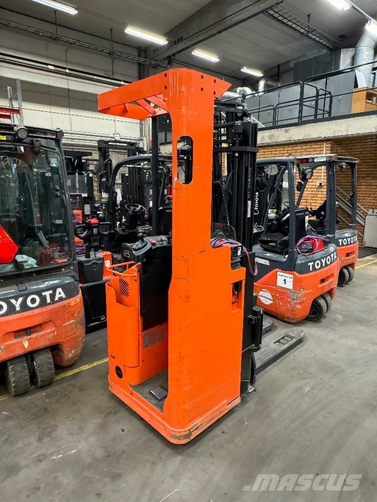 Toyota SSE135L Pašgājēji krautnētāji