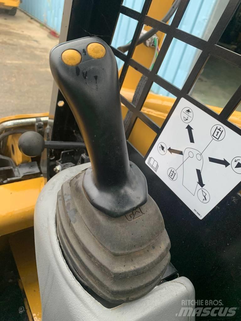 CAT 216 B 3 Mini iekrāvēji