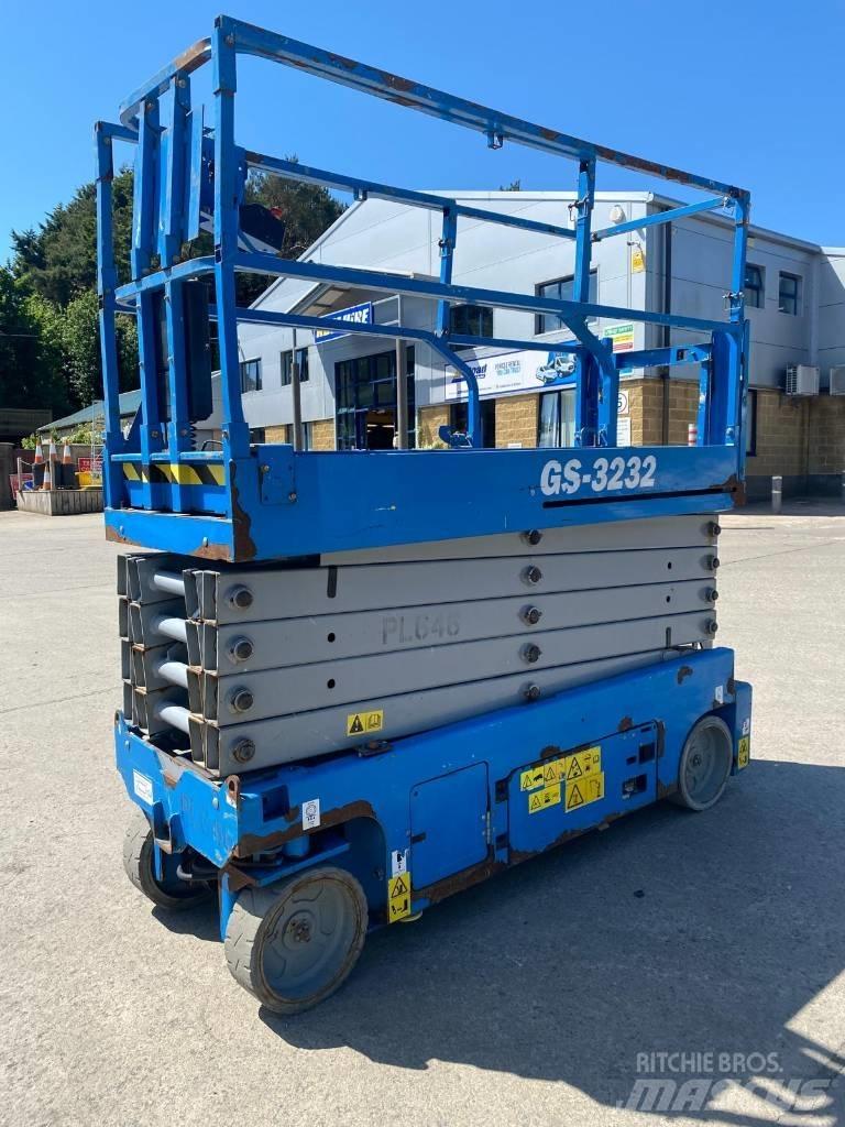 Genie GS 3232 Šķerveida pacēlāji