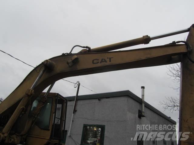CAT 235 B Kāpurķēžu ekskavatori