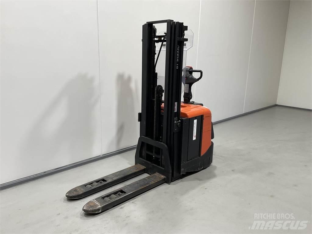 BT SPE125L Pašgājēji krautnētāji