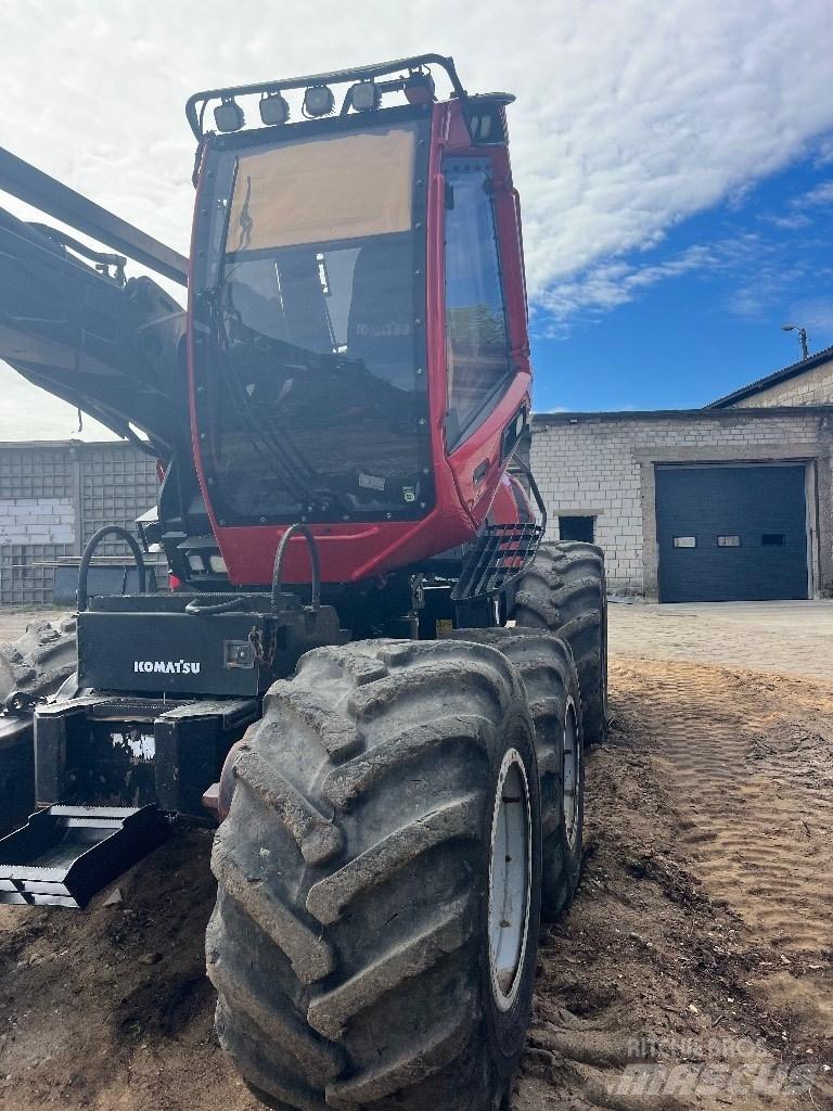 Komatsu 901 Harvesteri