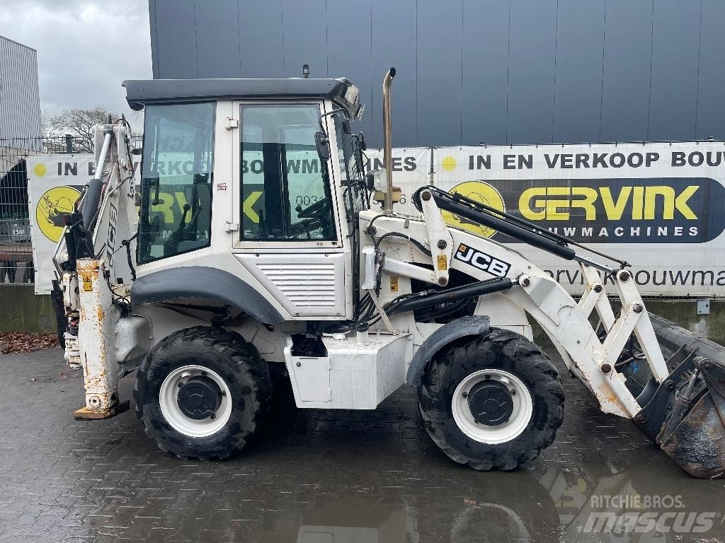 JCB 2 CX Ekskavatori-iekrāvēji