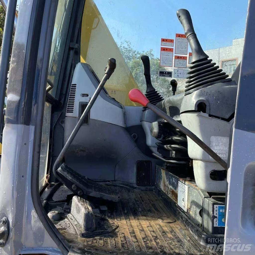 Komatsu PC78US-6 Kāpurķēžu ekskavatori