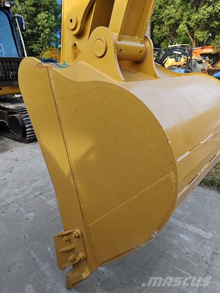 CAT 320D2L Kāpurķēžu ekskavatori