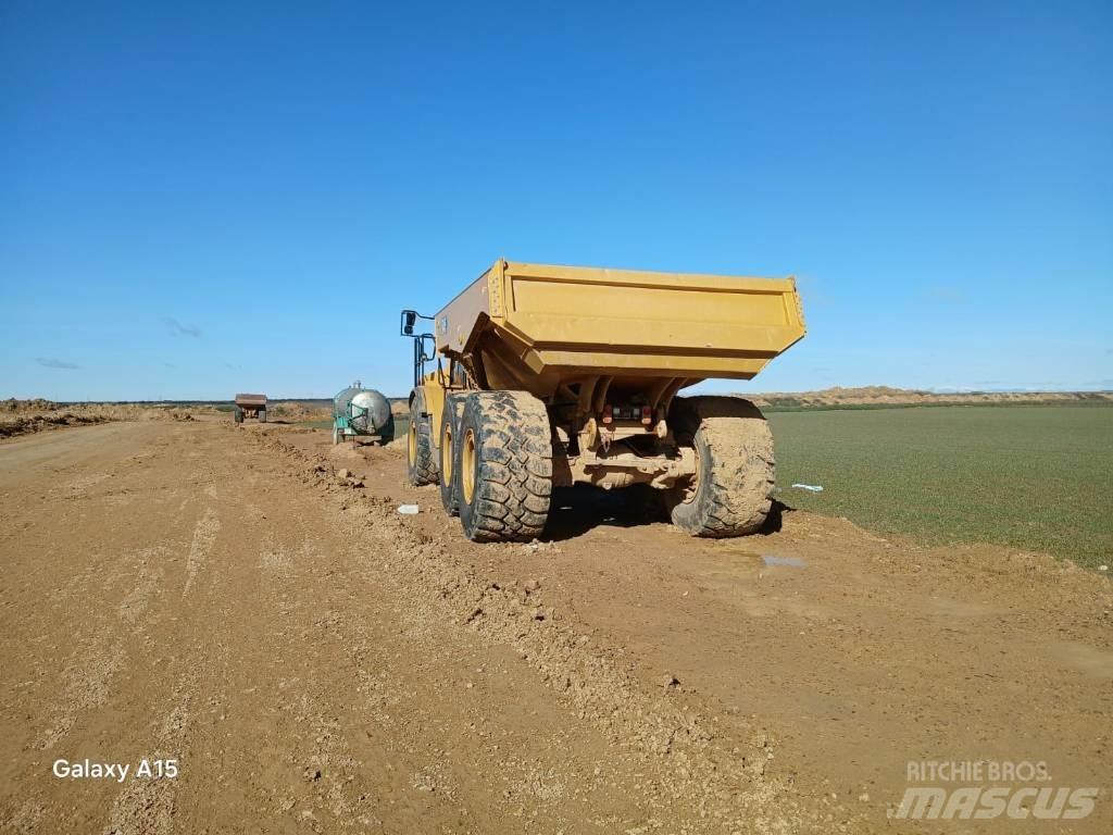 CAT 745 Artikulētie pašizgāzēji