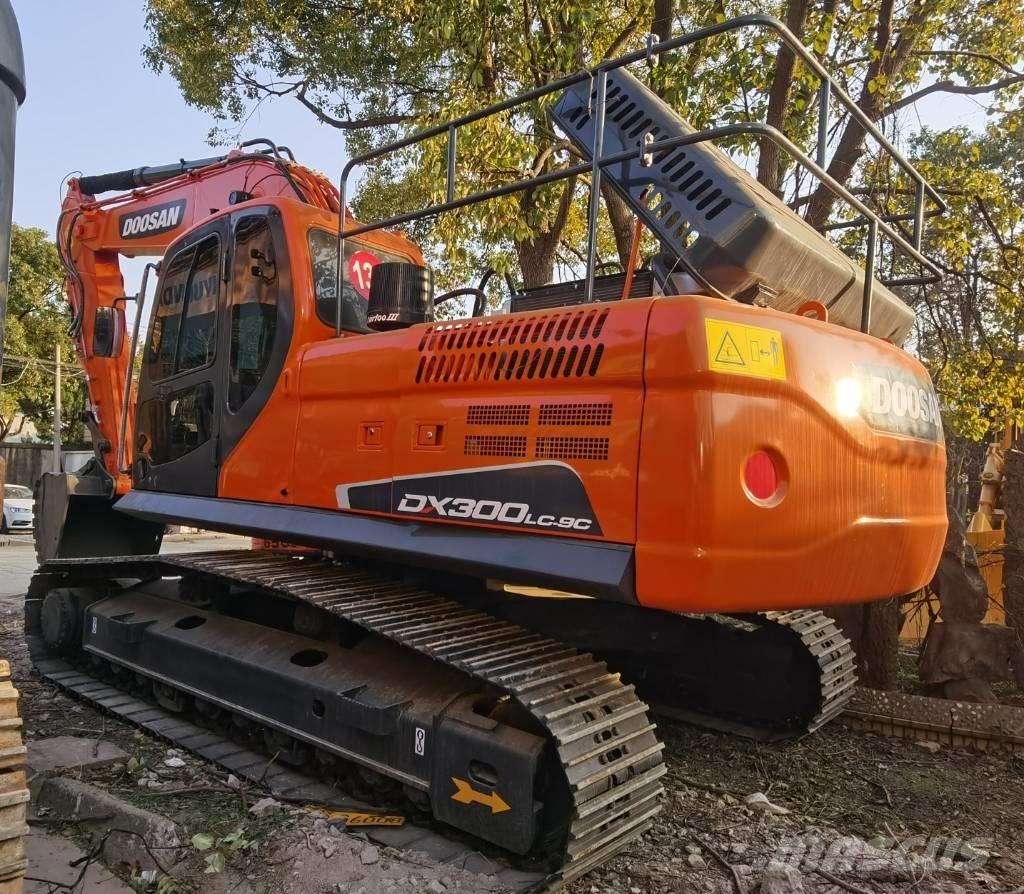 Doosan DX 300 LC Kāpurķēžu ekskavatori
