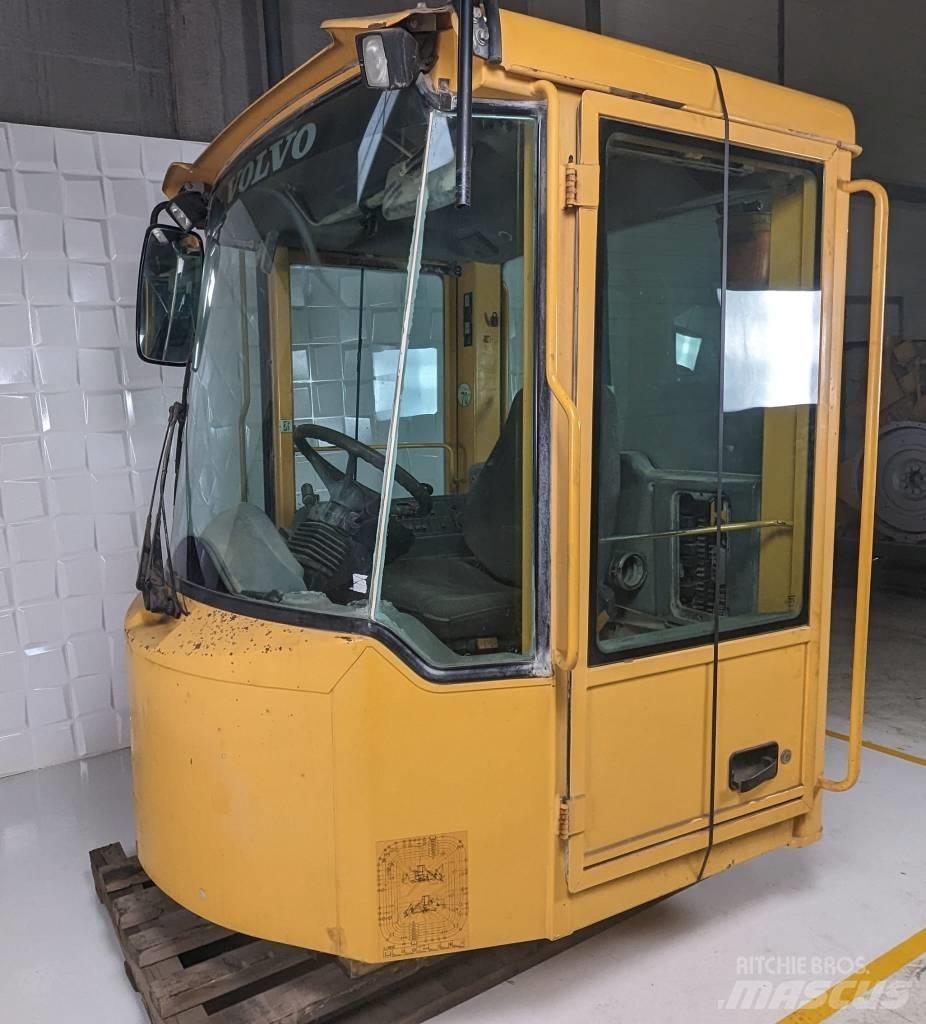 Volvo L 180 E Cab Kabīnes un interjers