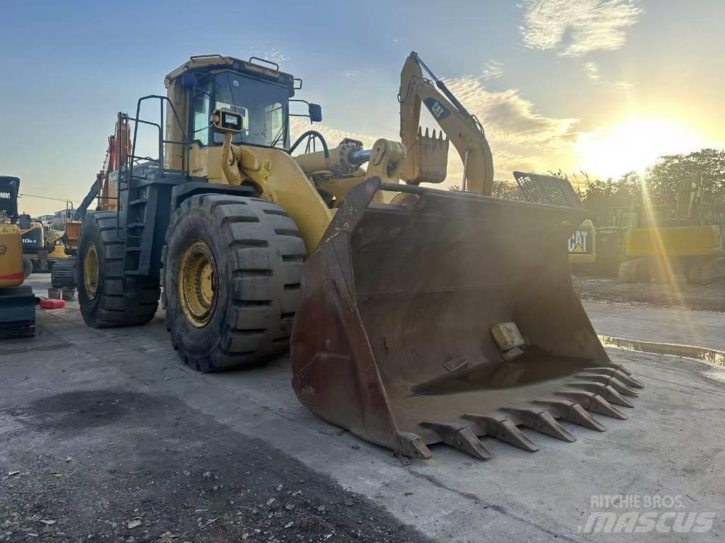 Komatsu WA 600 Iekrāvēji uz riteņiem