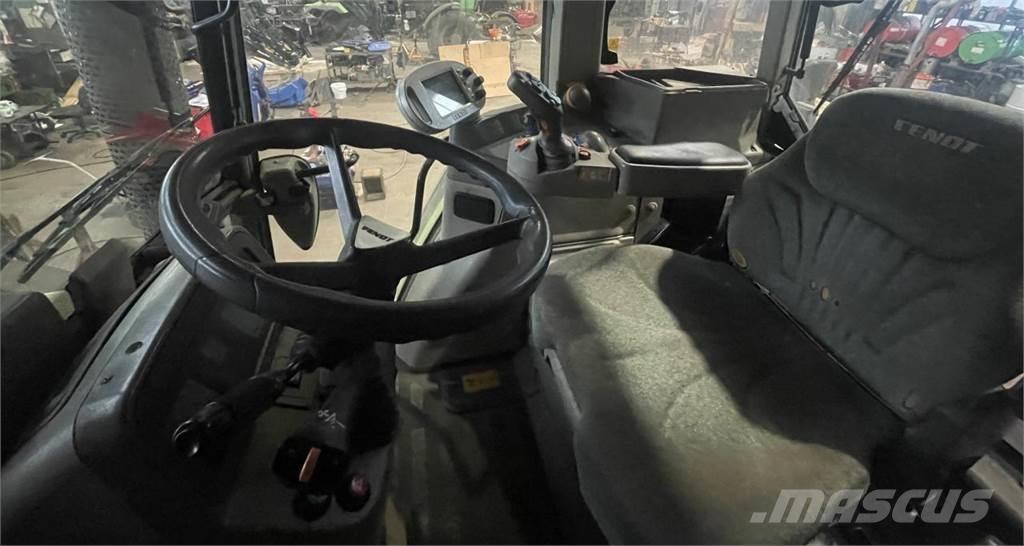 Fendt 820 Vario Traktori