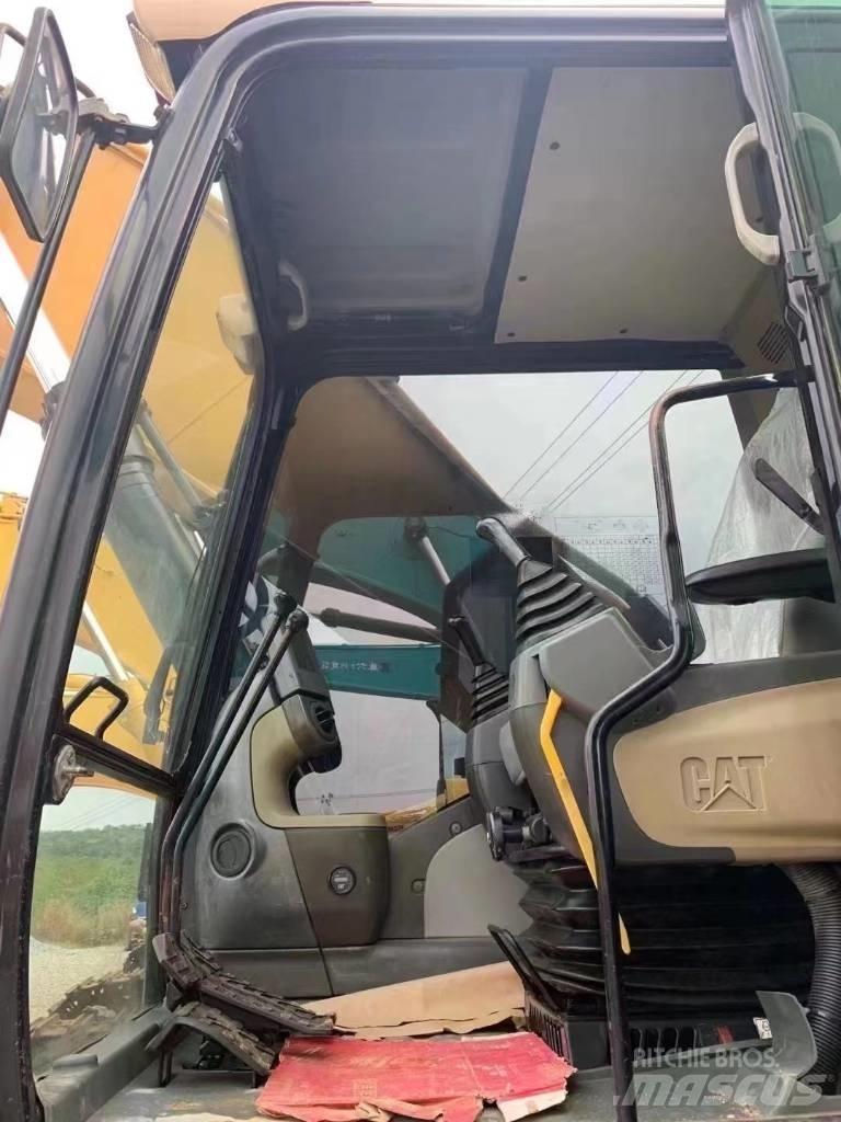 CAT 336 D Ekskavatori tālās sniedzamības darbiem