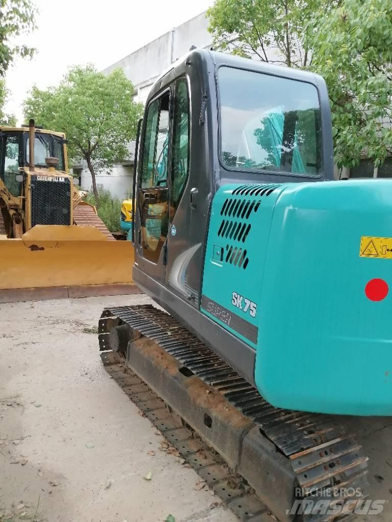 Kobelco SK 75 Kāpurķēžu ekskavatori