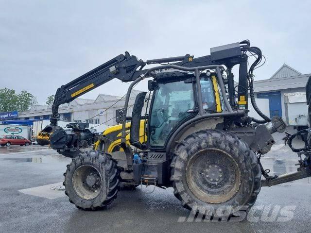 Valtra N153 Mežizstrādes traktori
