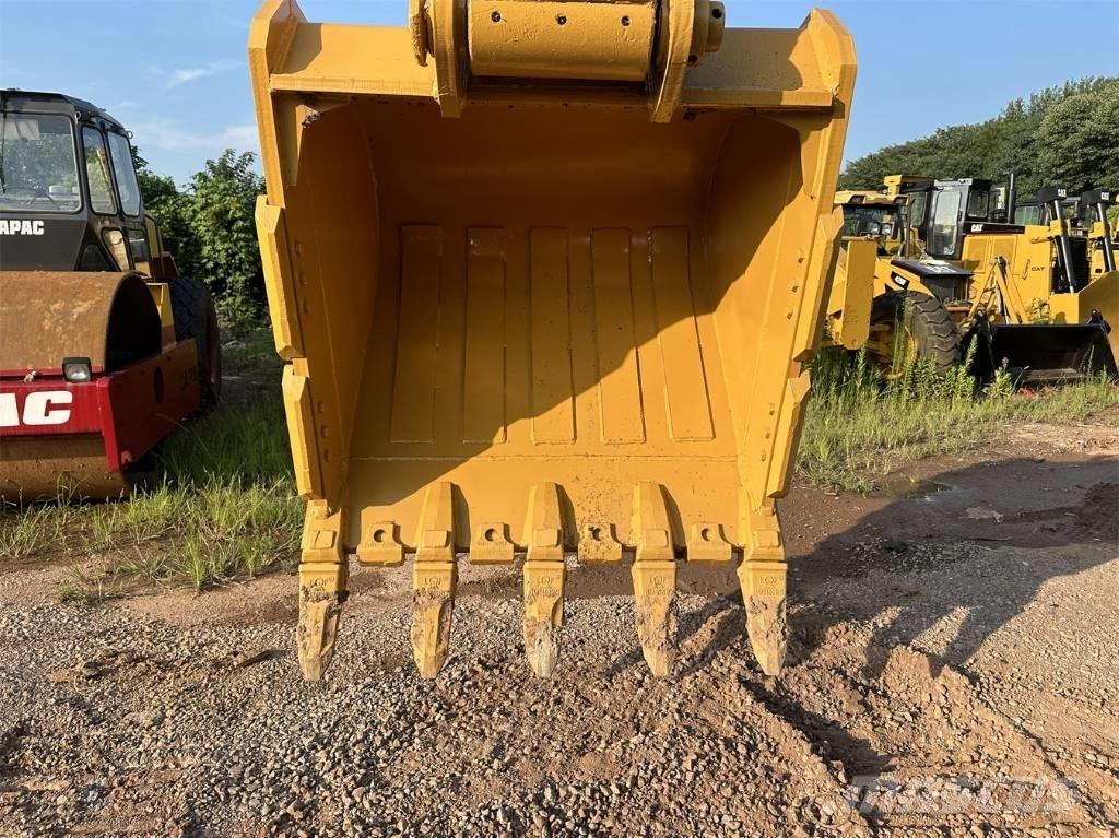 CAT 330 D Kāpurķēžu ekskavatori