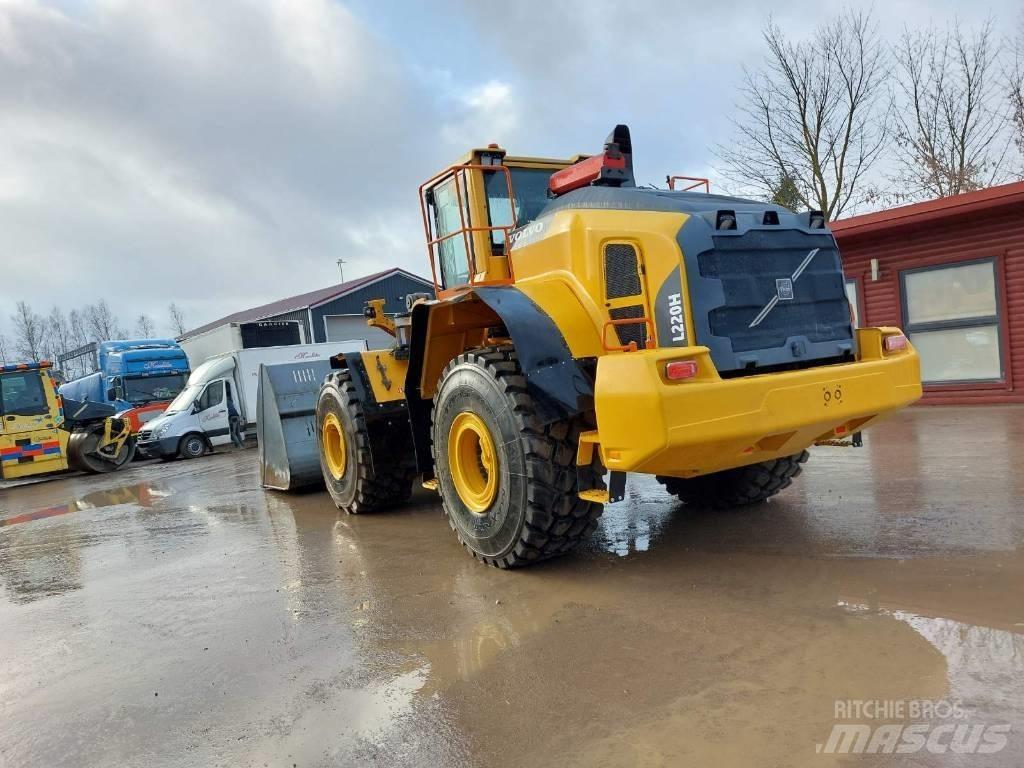Volvo L 220 H Iekrāvēji uz riteņiem