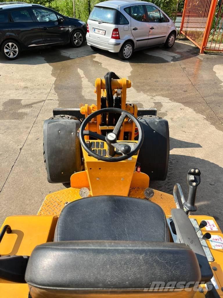 Knikmops KM 250 Iekrāvēji uz riteņiem