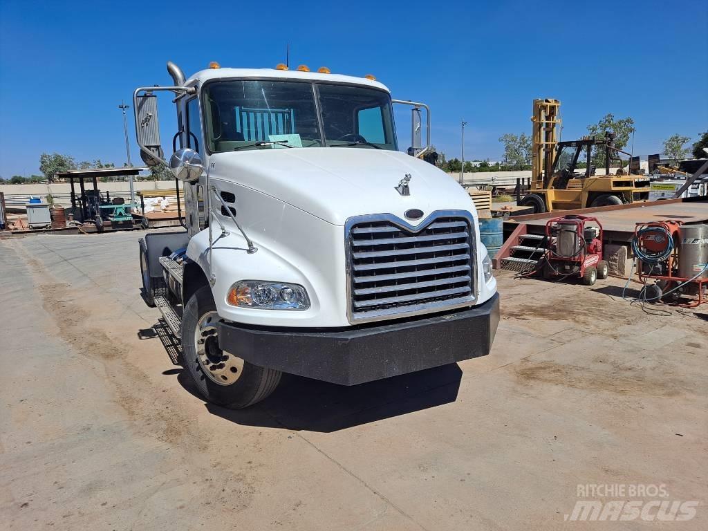 Mack CX612 Vilcēji