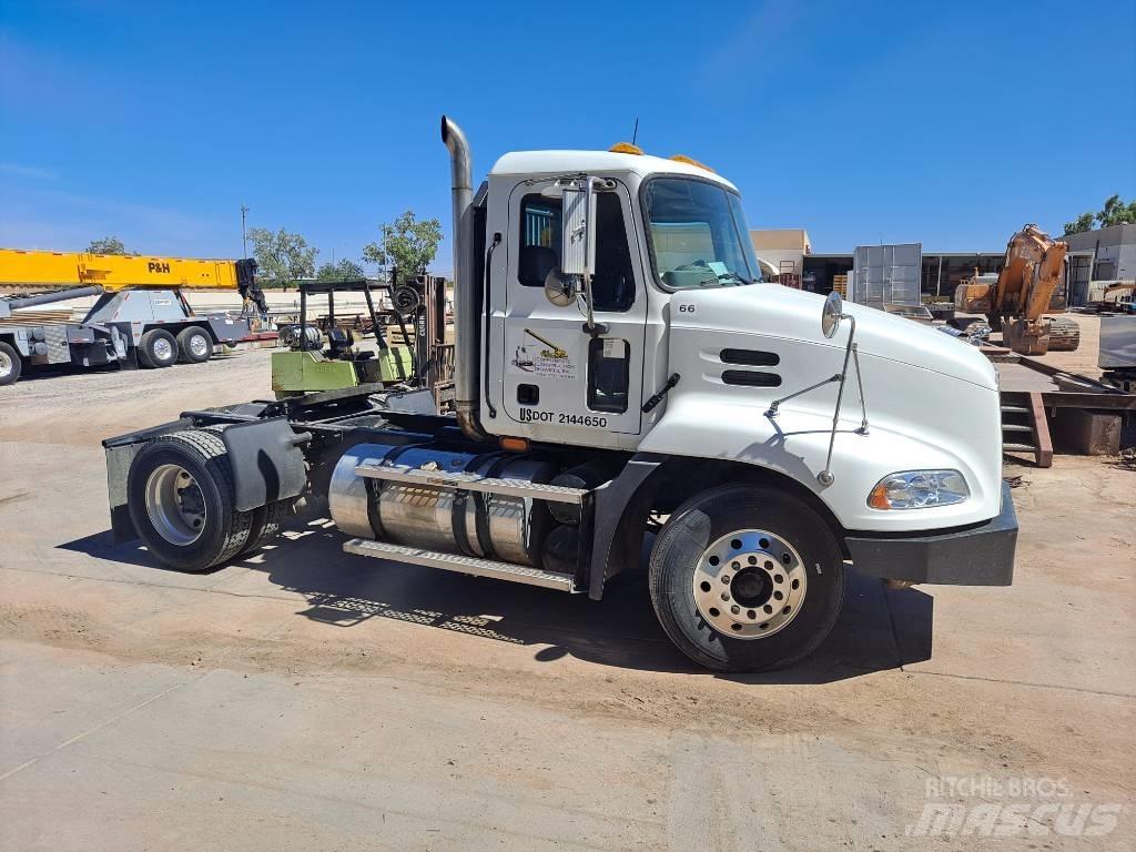 Mack CX612 Vilcēji