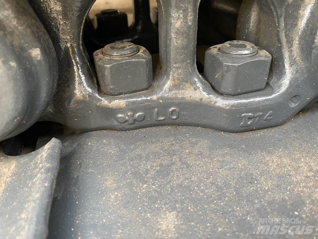 Komatsu PC210LC-8M0 Kāpurķēžu ekskavatori
