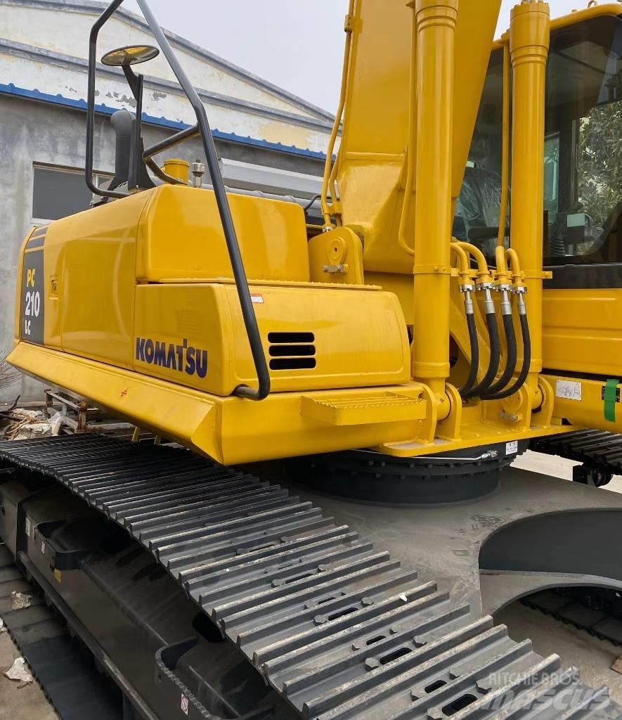 Komatsu PC210LC-8M0 Kāpurķēžu ekskavatori